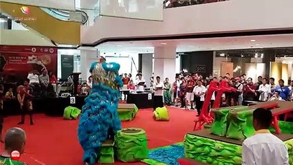 Traditional lion dance by Rawang  Xuan Long Dragon and Lion Dance team at 26th Malaysia Lion Dance Championship, Glo Damansara