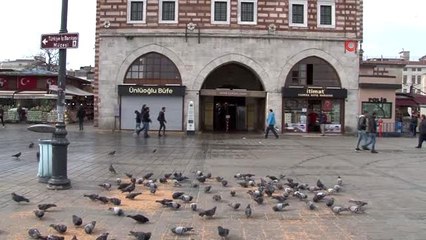 Tarihi Eminönü balık ekmek tekneleri de gel-al servise döndü