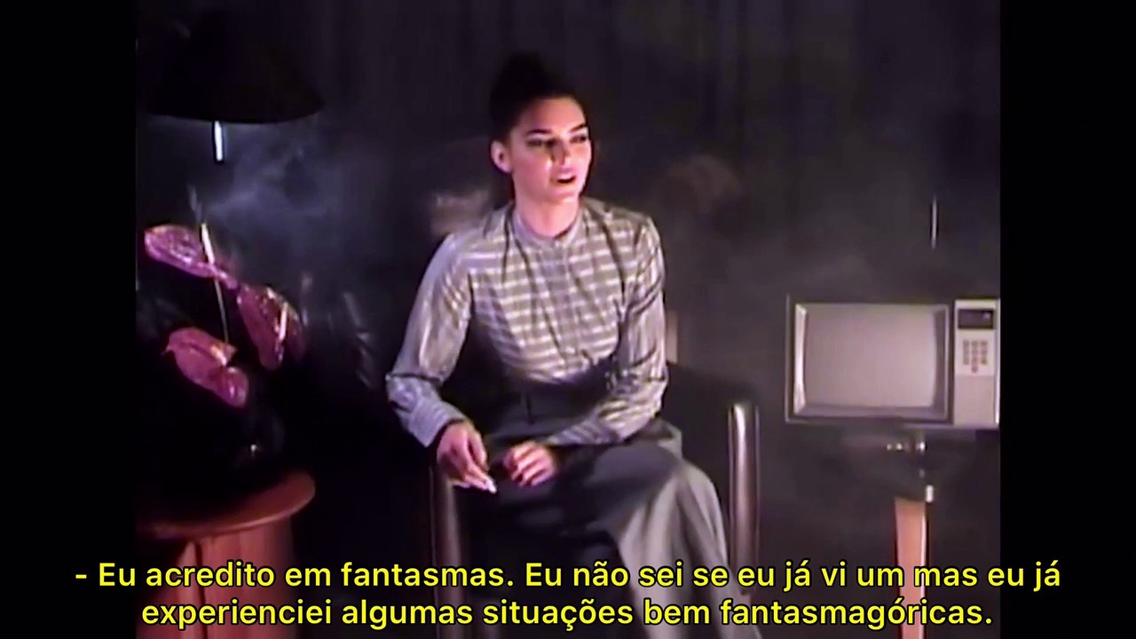 Gigi Hadid, Kendall Jenner e Paloma Elsesser contam histórias de terror para Vogue  [LEGENDADO PT/BR]