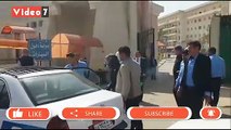 رئيس جامعة بنى سويف يقود حملة لتطهير السيارات خارج حرم الجامعة