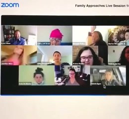 Chat vidéo : regardez ce qu'elle va faire en pleine discussion filmée !