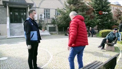 Vatandaş yasak dinlemedi, belediye bankları kepçe topladı