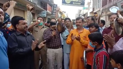 जनता कर्फ्यूःशाम 5 बजे तक अपने घरों में सिमटे रहे लोग फिर बॉलकनी में आकर लोगों ने बजाई थाली और ताली