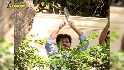Anil Kapoor Cheers For Heroes From His Balcony On Janta Curfew