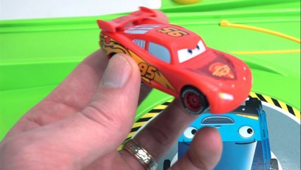 Learn Colors with Disney Cars Color Changing Vehicles Lightning McQueen and Mater-