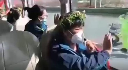 Doktorları böyle uğurladılar