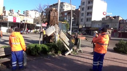 Kilis'te parklardaki banklar kaldırılmaya başlandı