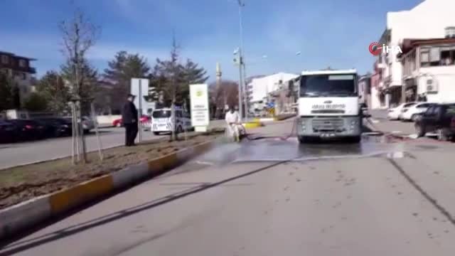 Cadde ve Kaldırımlar dezenfekteli suyla temizlendi