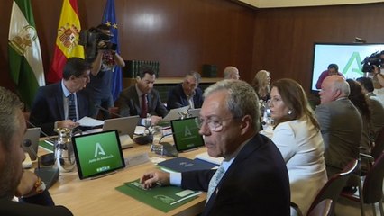 Moreno preside la reunión que analiza la evolución del coronavirus en Andalucía