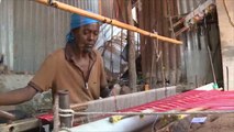 صعوبات تواجه صناعة الملابس التقليدية الصومالية.. أبرزها غزو الموضة