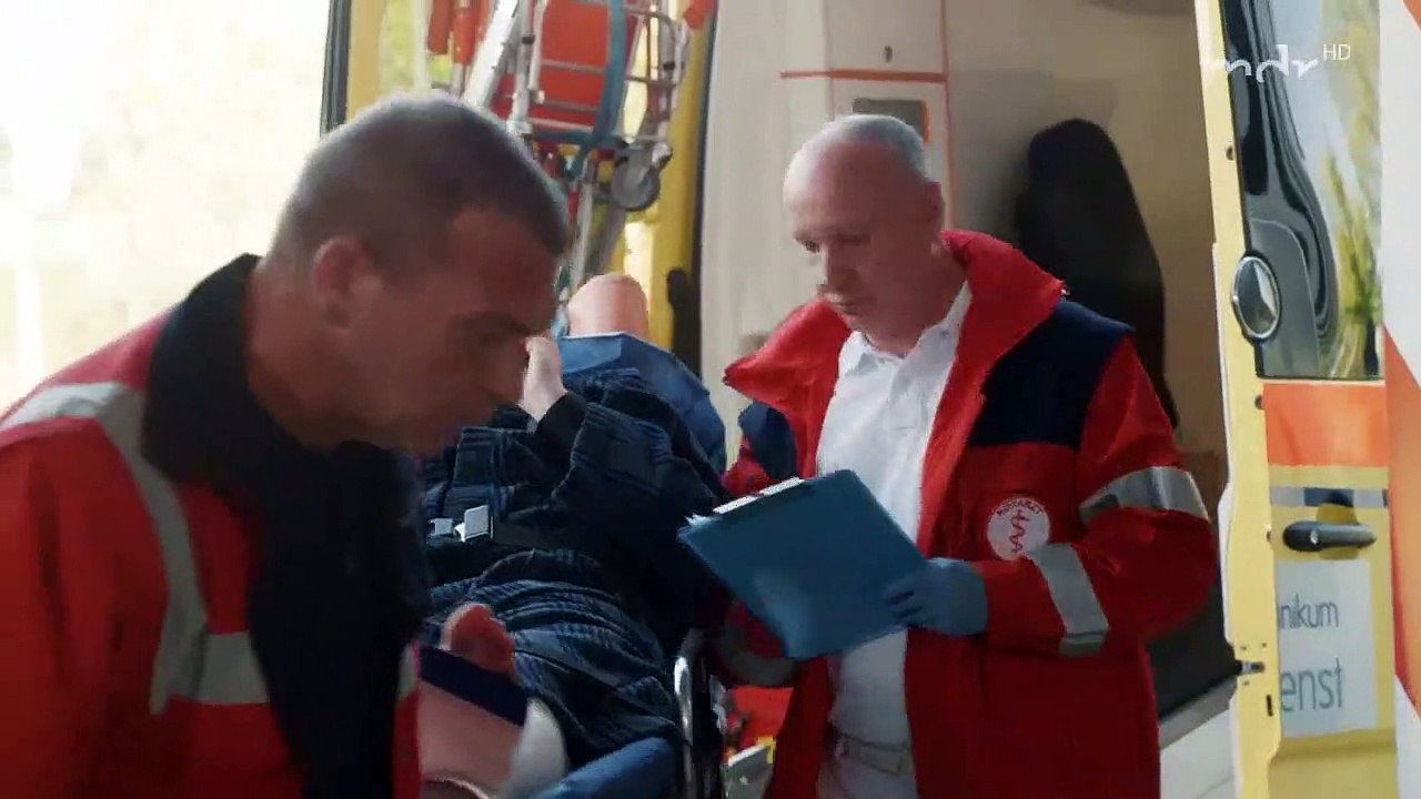 Abschied (72) - In aller Freundschaft - Die jungen Ärzte