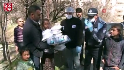 Ankara’da kağıt toplayıcılarına kumanya dağıtımı