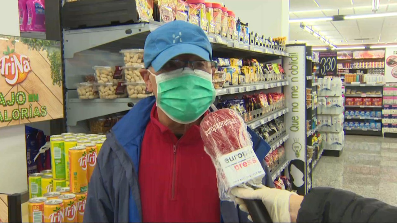 Mayores de 65 celebran que se destine primera hora para que ellos compren