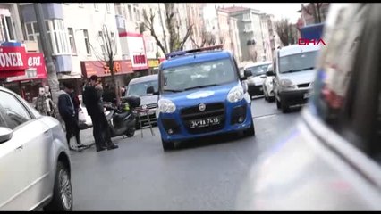 İSTANBUL-Bahçelievler'de banklar yerinden kaldırıldı