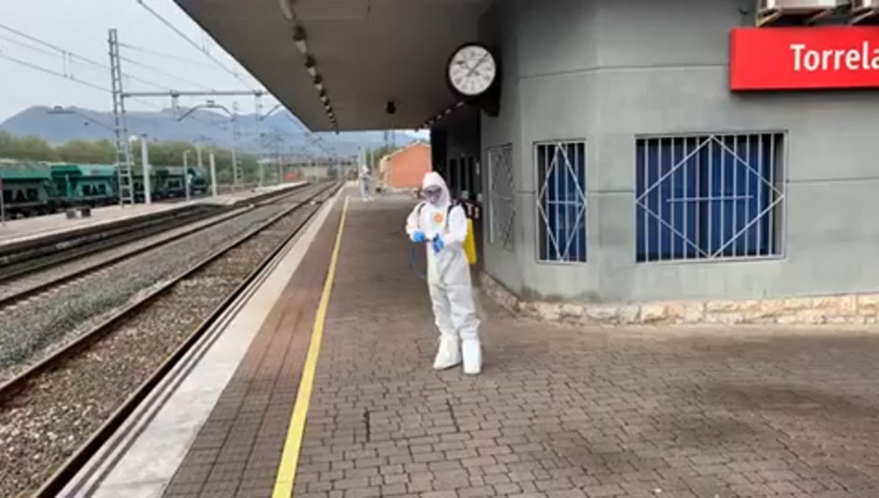 La UME realiza tareas de desinfección y descontaminación