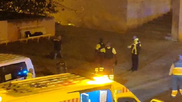 Hombre amenaza con degollarse en Tres Cantos