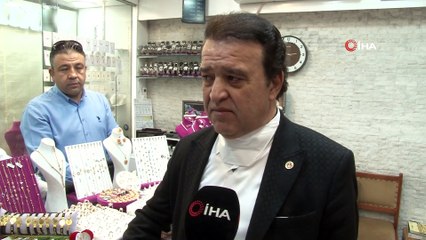 İzmir'de kuyumcular kepenk kapattı