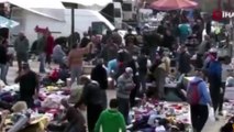 Koronavirüs | İzmir'de yaşlı vatandaşlar sokağa çıkma yasağına rağmen pazarda alışveriş yaptı