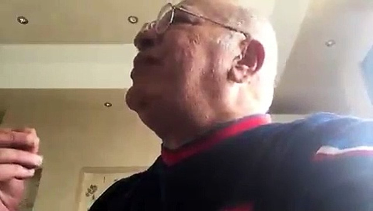 بسبب هذا الفيديو عمرو عرفة يعلق على صلاح عبد الله والأخير يهدد بالبلوك