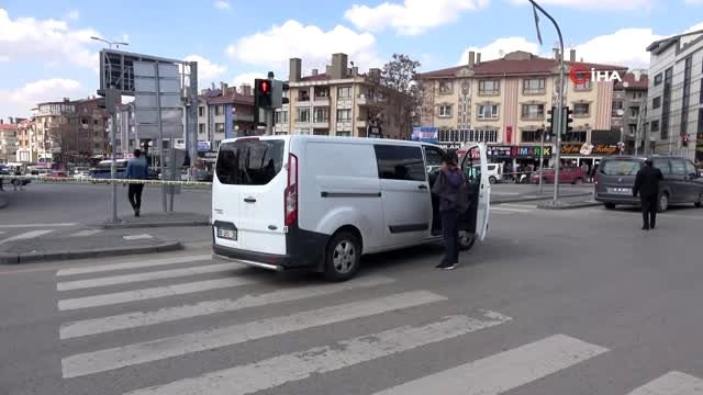 Sokağa çıkma yasağını ihlal etti, trafik kazasında hayatını kaybetti