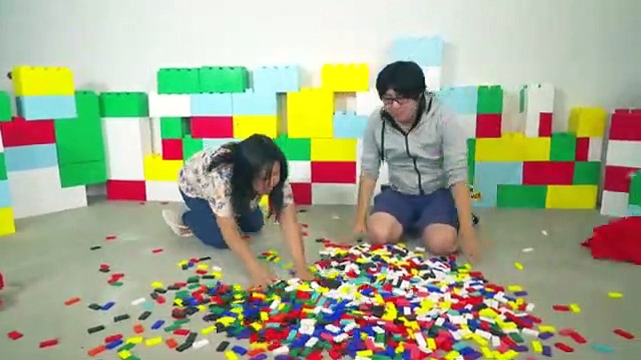 Ryan plays Domino Challenge Falling fun!!!