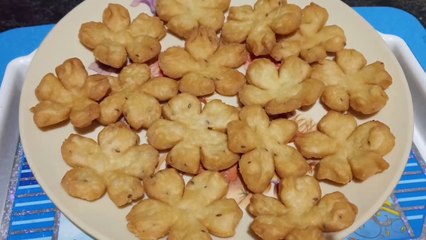 Crispy Mathri recipe घर पर बनाए खस्ता मठरी एक नए अंदाज़ में