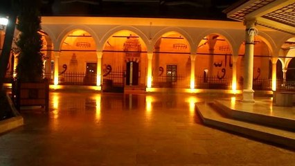 Koronavirüs salgının son bulması için camilerin hoparlöründen dua edildi