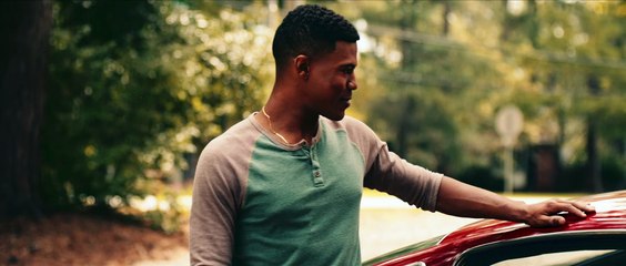 SAVING ZOÉ Clip  - Everybody is Gonna Know My Name