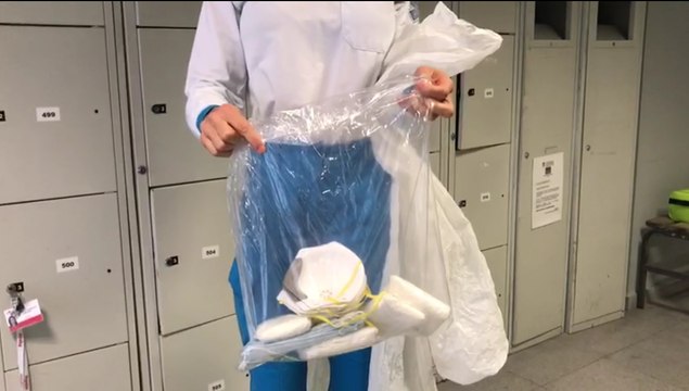 Trabajadores de Summa 112 denuncian que los EPIs de protección están rotos y sin homologar