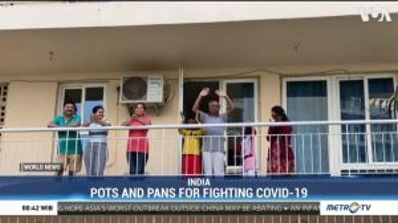 Indians Bang Pots and Pans for Fighting Covid-19