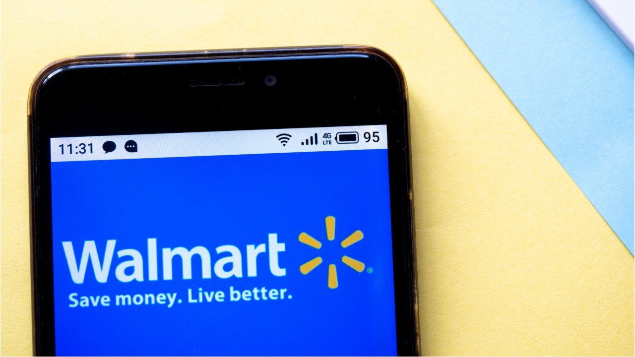 Walmart Raises E-Commerce Warehouse Wages By $2