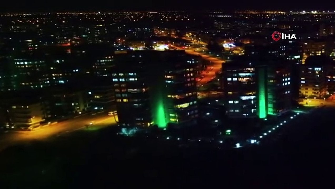 Antalya’da  polis ve asker için de alkışlı destek