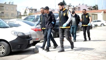 Eş değiştirme teklifini kabul etmeyen eskortlara sinirlenen 2 şüpheli, otel görevlisini darp etti