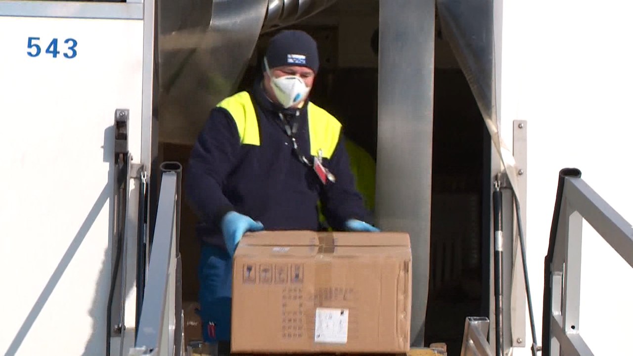 130 Tonnen Schutzausrüstung aus China in Wien gelandet