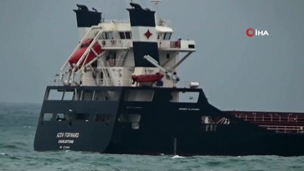 Zonguldak'ta rüzgar nedeniyle dalgalar mendireği aştı