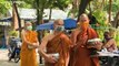 شاهد: صلوات على أقنعة واقية.. رهبان بوذيون يتضرعون للسماء لرفع وباء كورونا