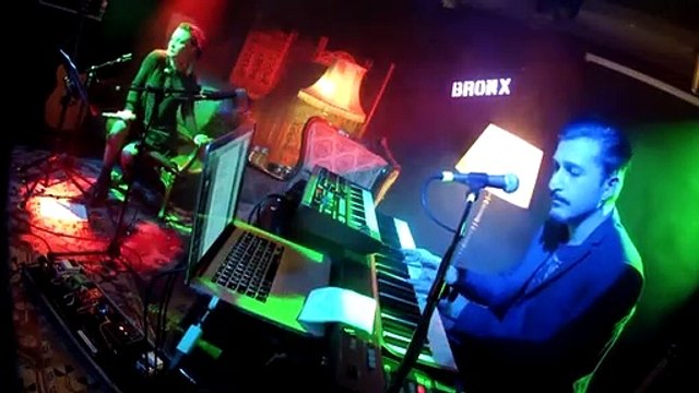 Doğan Duru & Fatma Turgut - Love Song (Akustik Performans) | Bronx Konseri