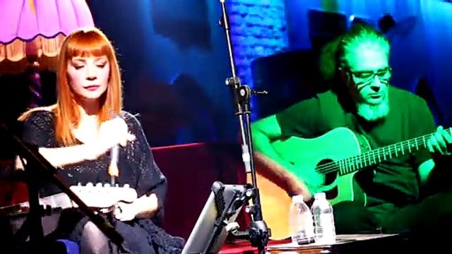 Doğan Duru & Aylin Aslım - Aşk Geri Gelir (Akustik Performans) | Bronx Konseri
