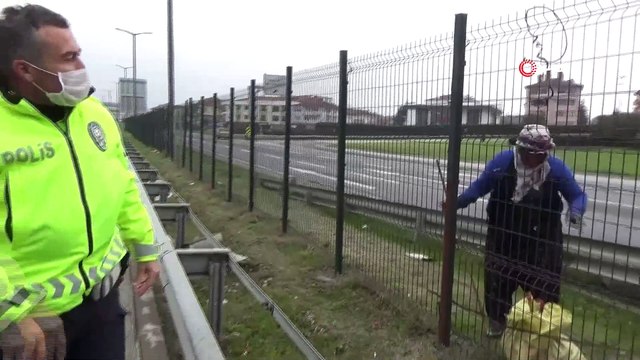 Otoyolun ortasında adres soran kadını polis ekipleri evine bıraktı