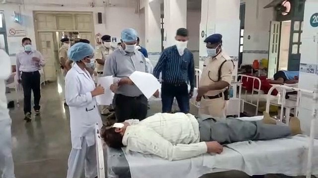 मंदसौर: आर पी एफ जवानों को लेकर आ रही बस का हुआ एक्सीडेंट