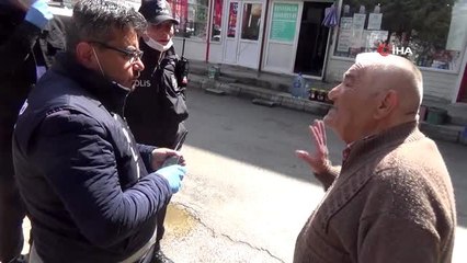 86 yaşındaki dede Salı Pazarı'nda ekiplere yakalandı