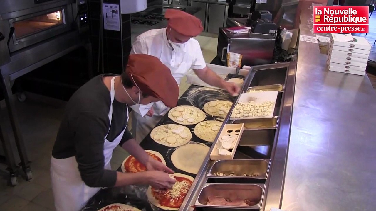 VIDEO. Poitiers : chocolats et pizzas pour les soignants du CHU