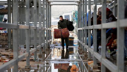 اشتبهت بإصابته بكورونا.. سلطات الاحتلال تلقي بشاب فلسطيني قرب حاجز عسكري