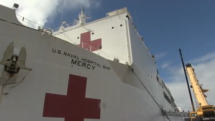 U.S. Navy hospital ship loads up for Los Angeles