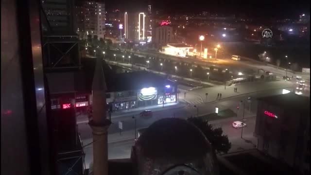 Koronavirüs salgının son bulması için camilerin hoparlöründen dua edildi - SİVAS