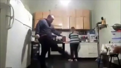 Elle va donner une leçon de foot à son mari