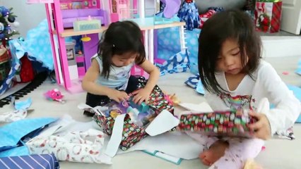 Christmas Morning Opening Presents 2019 with Ryan Emma and Kate!!!
