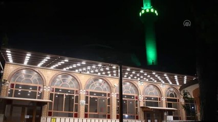 Koronavirüs salgının son bulması için camilerin hoparlöründen dua edildi