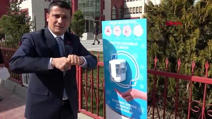 VAN Erciş'te Caddelere Sensörlü El Dezenfektanı noktası oluşturuldu