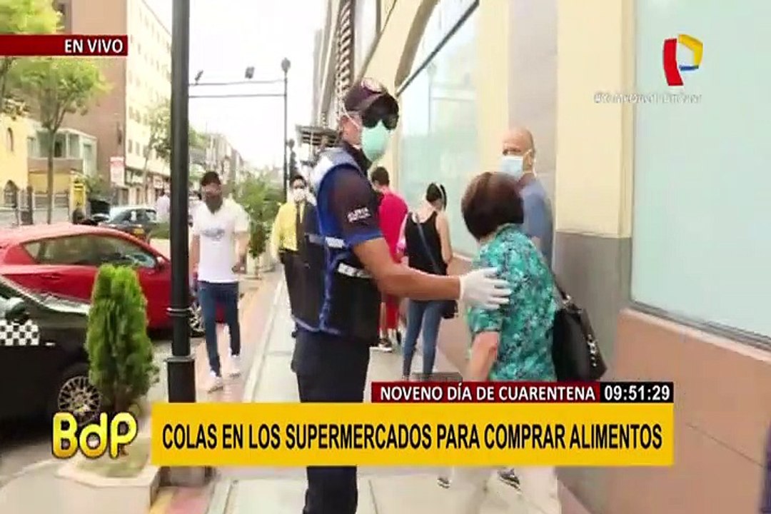Coronavirus: ciudadanos realizan largas colas en supermercados